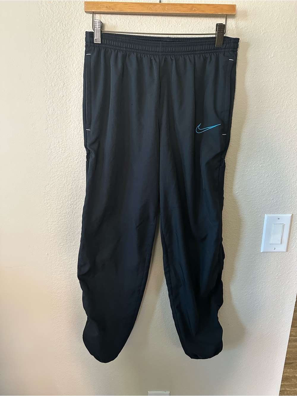 Nike jogger women's black size M/ NWOT 1161